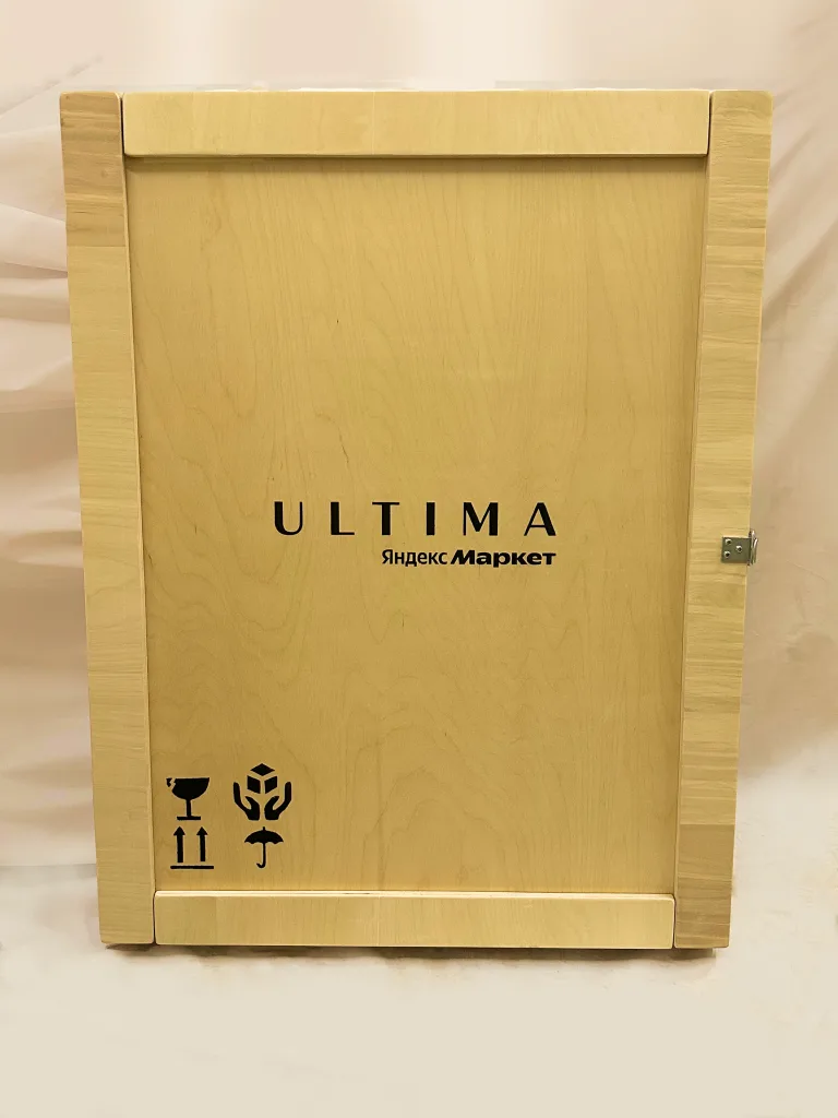Wooden case for a painting