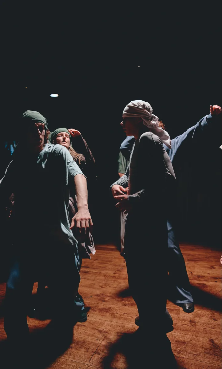 Dancers performing in the collection — 4
